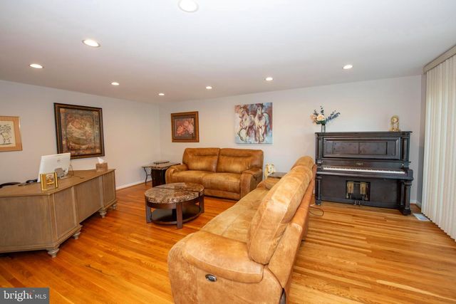 2556 KIRK DR, Huntingdon Valley, PA 19006