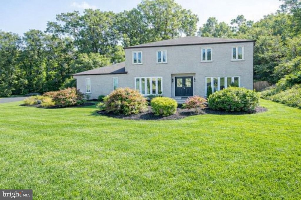 2556 KIRK DR, Huntingdon Valley, PA 19006