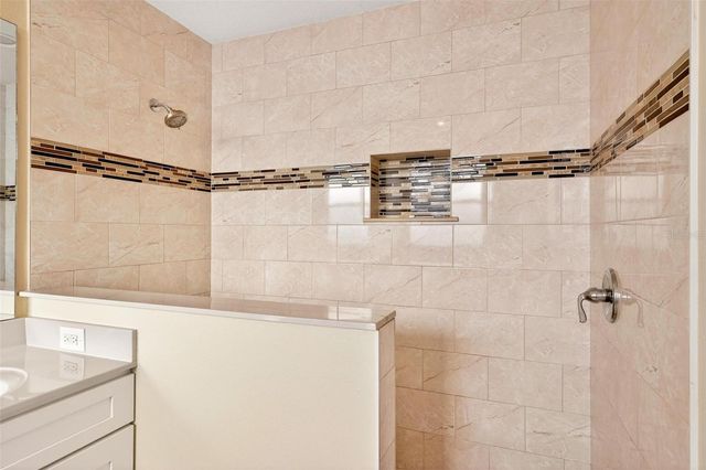 18172 THORNHILL GRAND CIRCLE, Orlando, FL 32820