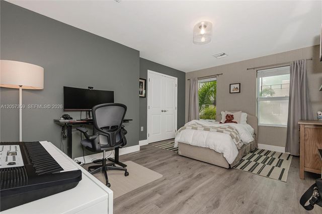 1066 NE 35th Street, Oakland Park, FL 33334