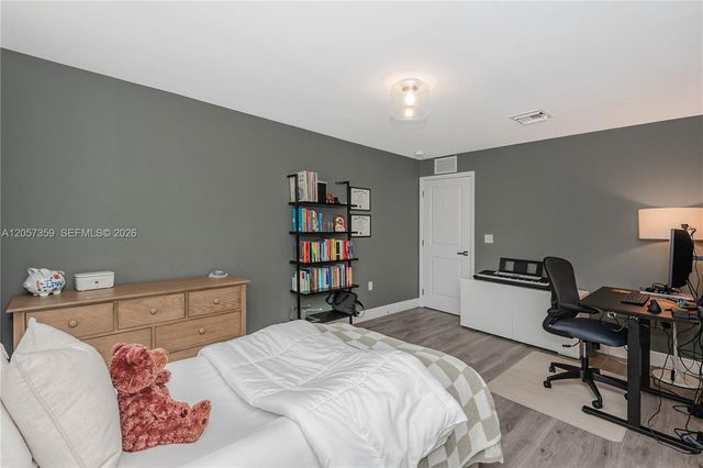 1066 NE 35th Street, Oakland Park, FL 33334