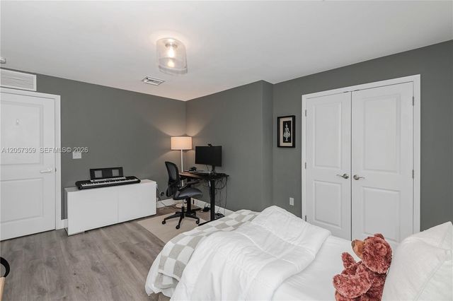1066 NE 35th Street, Oakland Park, FL 33334