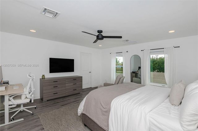 1066 NE 35th Street, Oakland Park, FL 33334