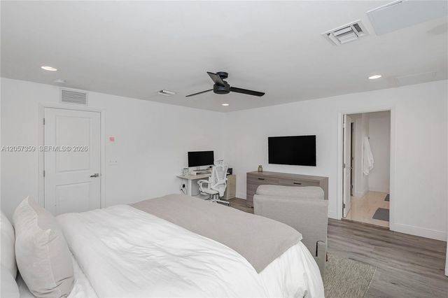 1066 NE 35th Street, Oakland Park, FL 33334