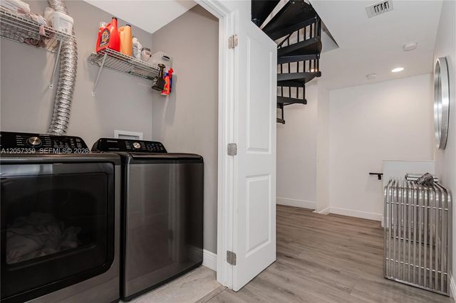 1066 NE 35th Street, Oakland Park, FL 33334