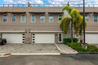 1066 NE 35th Street, Oakland Park, FL 33334