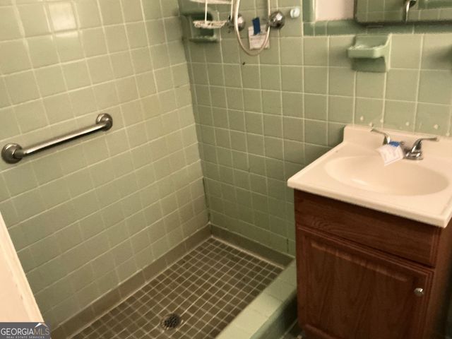 135 Brookside Drive, Elberton, GA 30635