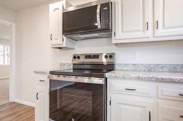 1514 E Wayland Street, Springfield, MO 65804