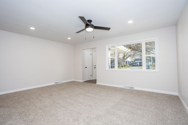 1514 E Wayland Street, Springfield, MO 65804