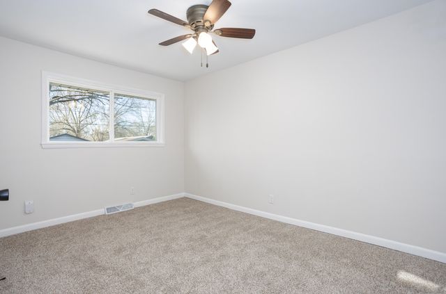 1514 E Wayland Street, Springfield, MO 65804