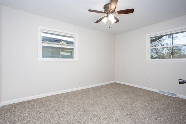 1514 E Wayland Street, Springfield, MO 65804