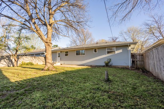 1514 E Wayland Street, Springfield, MO 65804