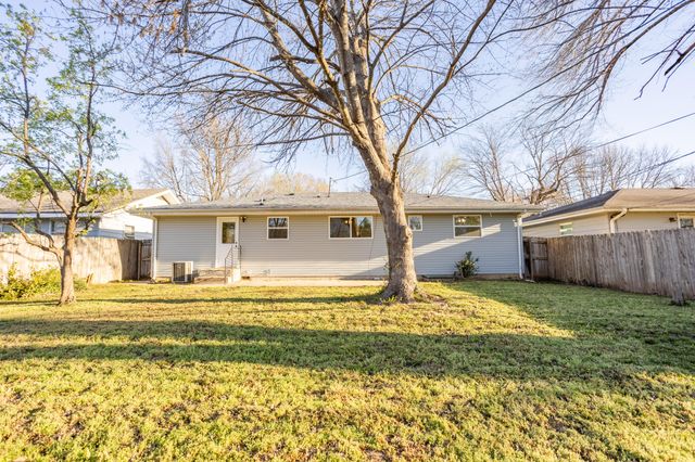 1514 E Wayland Street, Springfield, MO 65804