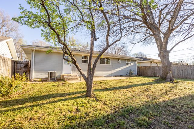 1514 E Wayland Street, Springfield, MO 65804