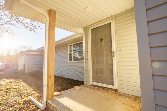 1514 E Wayland Street, Springfield, MO 65804