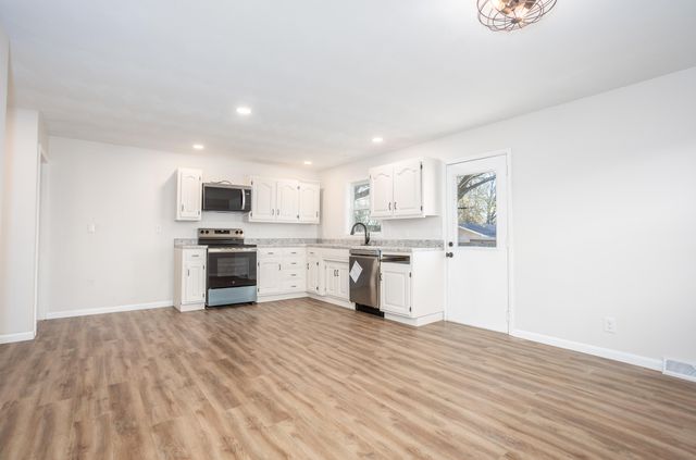 1514 E Wayland Street, Springfield, MO 65804