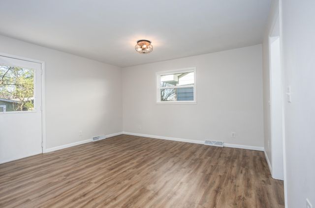 1514 E Wayland Street, Springfield, MO 65804