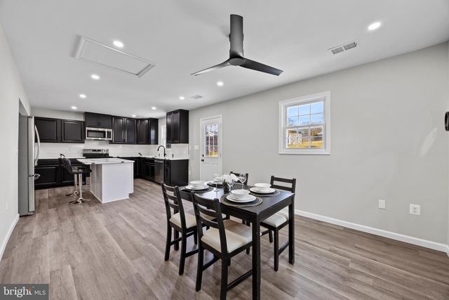 186 LAMBERT DR, Manassas Park, VA 20111