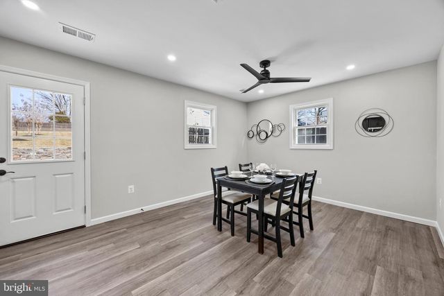 186 LAMBERT DR, Manassas Park, VA 20111