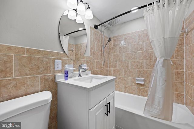 186 LAMBERT DR, Manassas Park, VA 20111