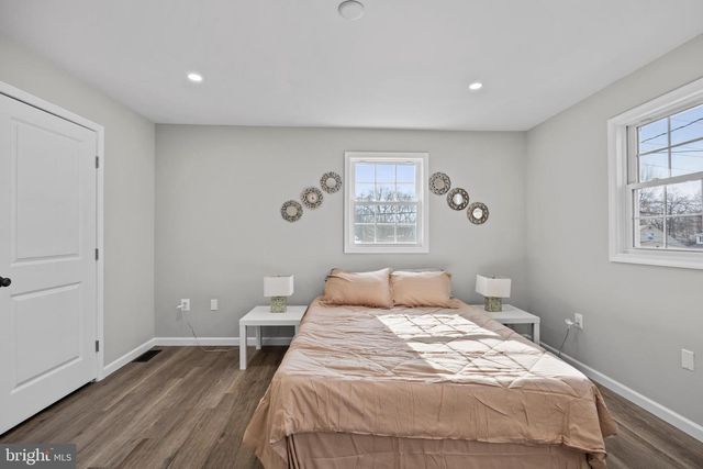 186 LAMBERT DR, Manassas Park, VA 20111