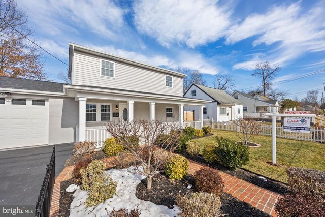 186 LAMBERT DR, Manassas Park, VA 20111