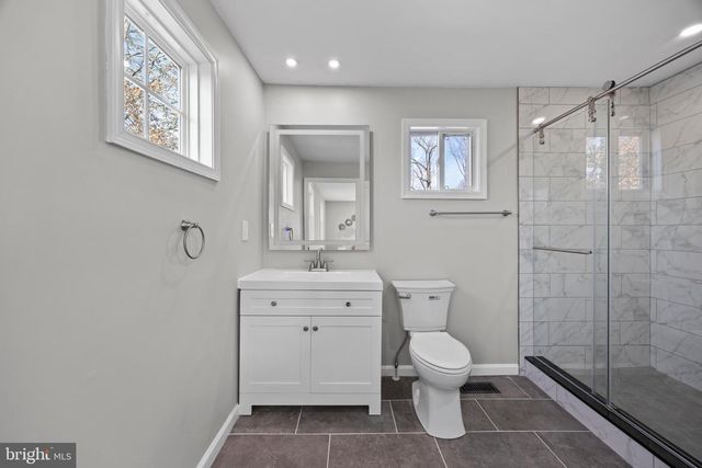 186 LAMBERT DR, Manassas Park, VA 20111