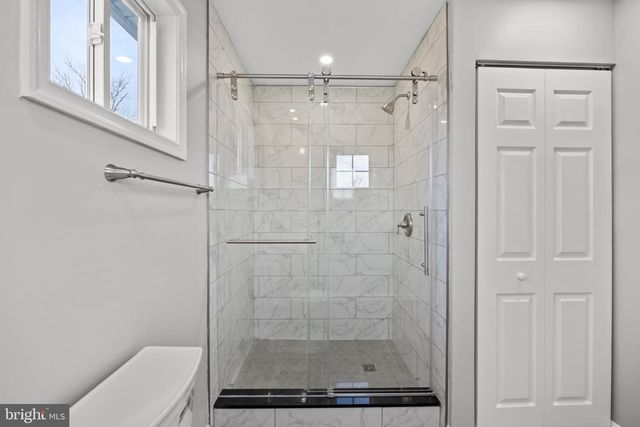 186 LAMBERT DR, Manassas Park, VA 20111