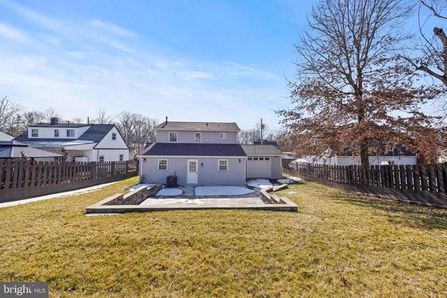 186 LAMBERT DR, Manassas Park, VA 20111