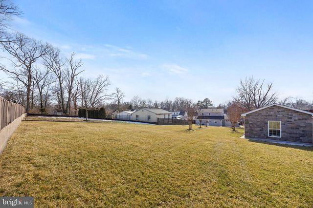 186 LAMBERT DR, Manassas Park, VA 20111