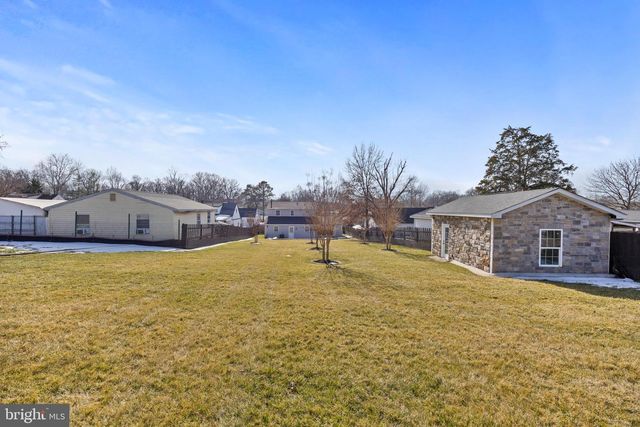 186 LAMBERT DR, Manassas Park, VA 20111