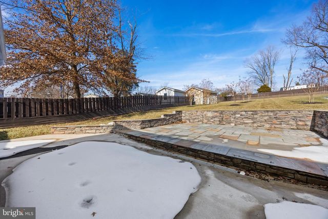 186 LAMBERT DR, Manassas Park, VA 20111