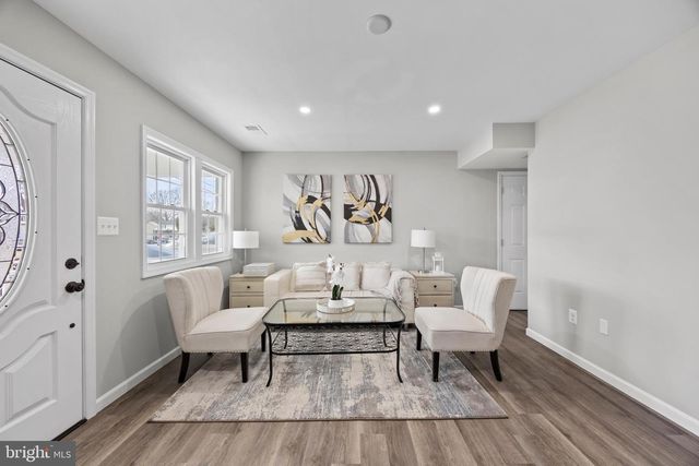 186 LAMBERT DR, Manassas Park, VA 20111