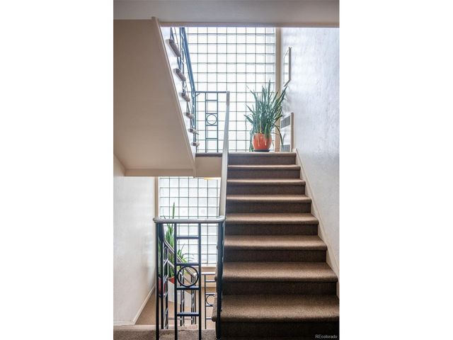 1175 N Emerson St 212, Denver, CO 80218