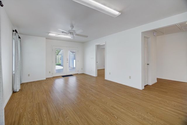 106 Woodland Road, Lake Jackson, TX 77566