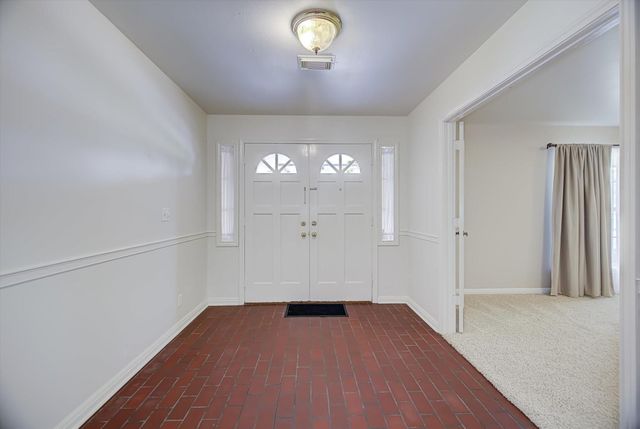 106 Woodland Road, Lake Jackson, TX 77566