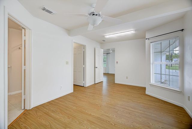 106 Woodland Road, Lake Jackson, TX 77566