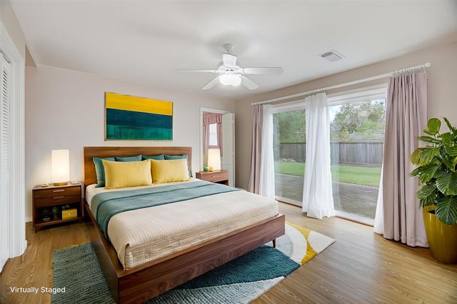 106 Woodland Road, Lake Jackson, TX 77566