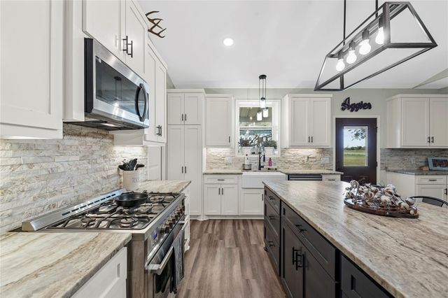 5403 Kunz Road, Needville, TX 77461