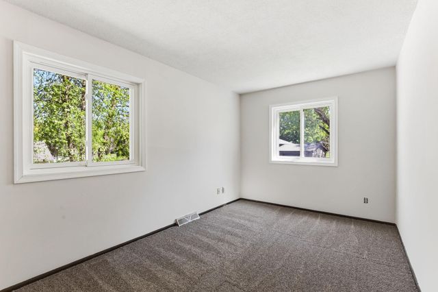 11724 67th Place N, Maple Grove, MN 55369