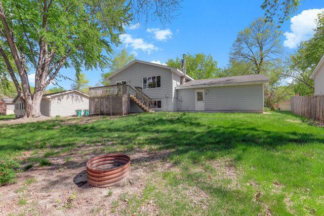 11724 67th Place N, Maple Grove, MN 55369