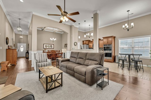 883 Terraceside Cir, Clarksville, TN 37040
