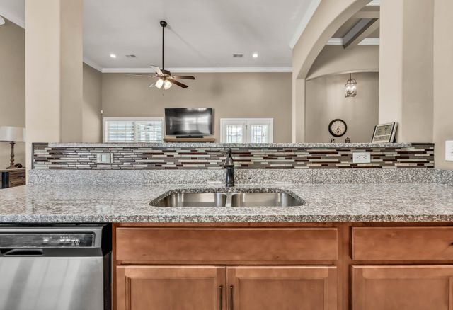 883 Terraceside Cir, Clarksville, TN 37040