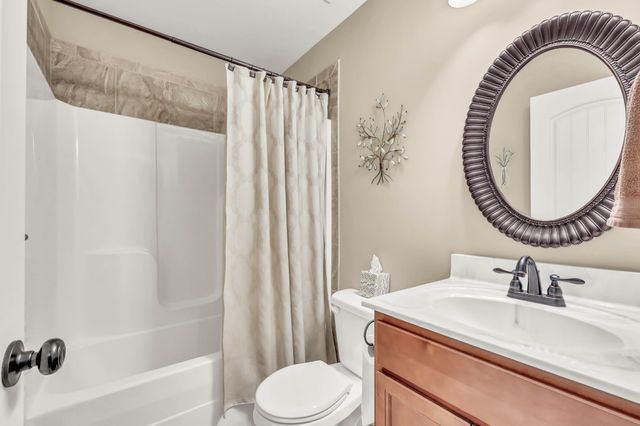 883 Terraceside Cir, Clarksville, TN 37040