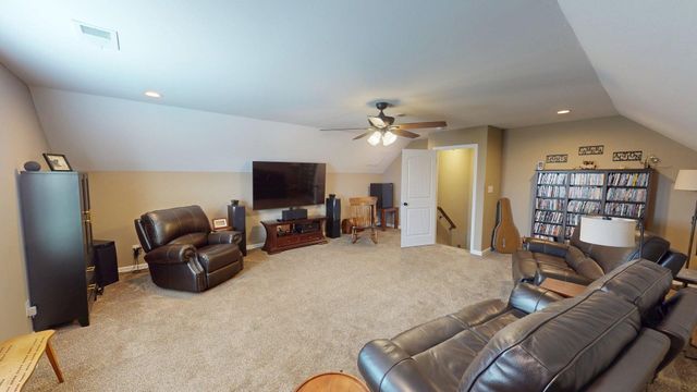 883 Terraceside Cir, Clarksville, TN 37040