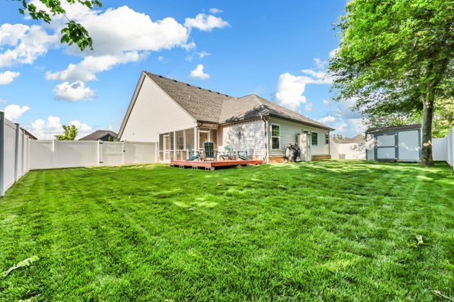 883 Terraceside Cir, Clarksville, TN 37040