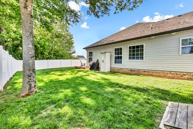 883 Terraceside Cir, Clarksville, TN 37040