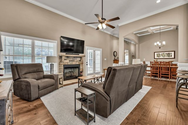 883 Terraceside Cir, Clarksville, TN 37040