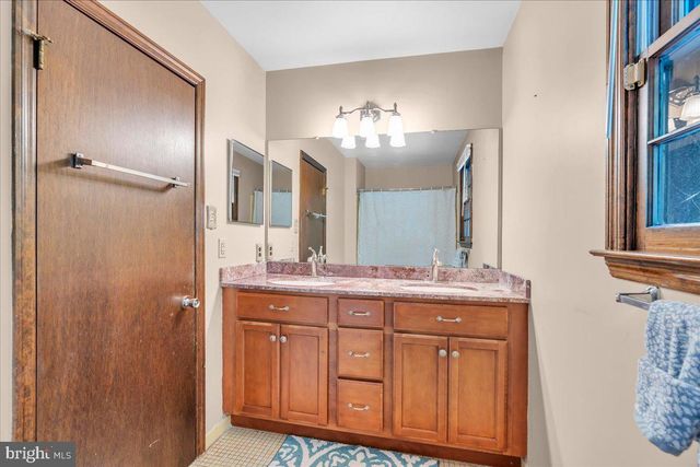 60 BRADFORD WAY, Voorhees, NJ 08043