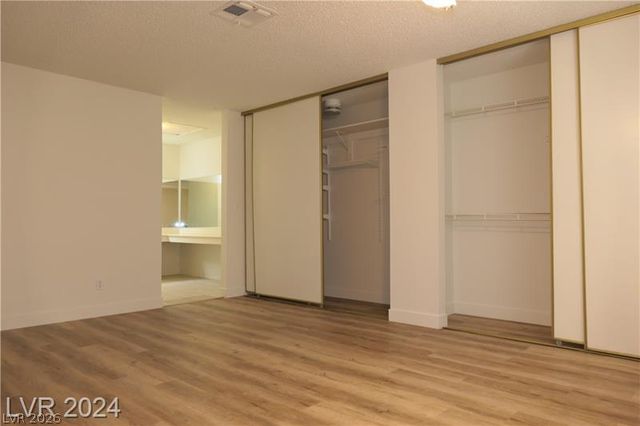 3335 Racquet Street, Las Vegas, NV 89121